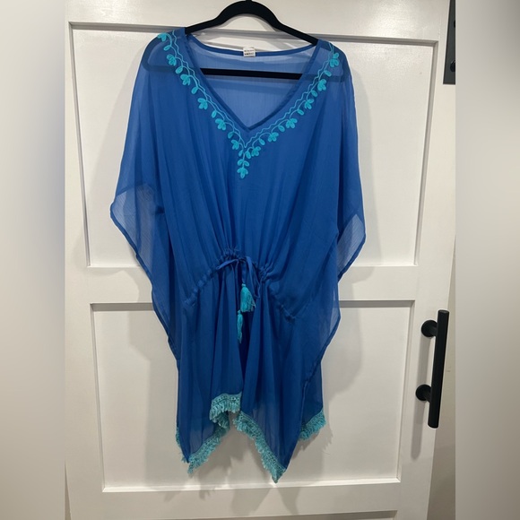 Adorable Beach cover up in beautiful ocean blue color. - Picture 1 of 8